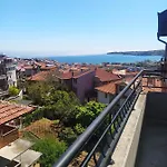 Polikseni Guest house