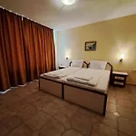 Guest house Polikseni 3*