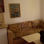 Polikseni Guest house