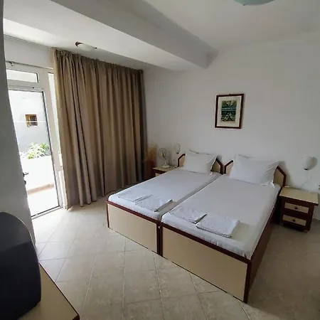 Polikseni 게스트하우스 3*