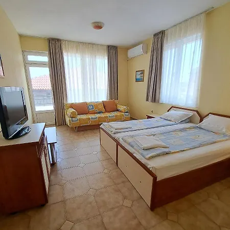 Vendégház Polikseni *